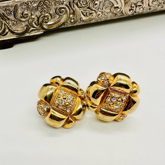 Vintage Rhinestone Statement Clip Earrings - Picture 5 of 11